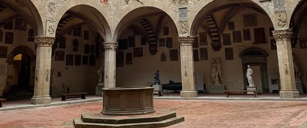 Cortile del Bargello Cortile del Bargello