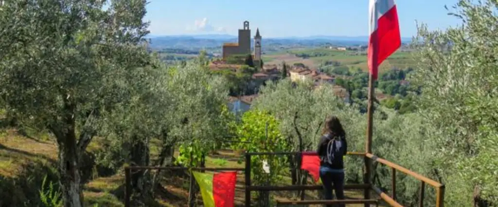Vista su Vinci dal Parco Acquaria