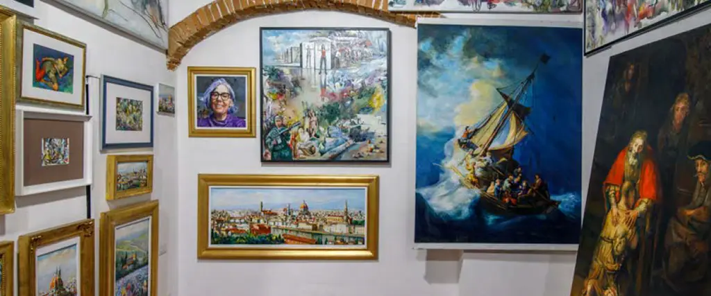 After Art Gallery