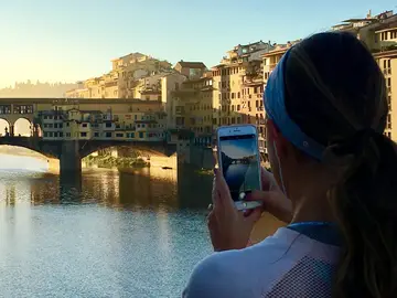 ragazza e Ponte Vecchio