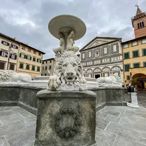 Piazza Farinata degli Uberti 