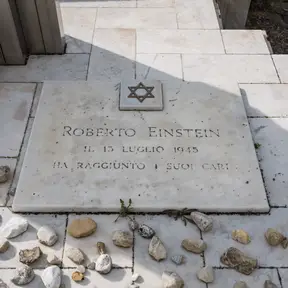 Tomba Robert Einstein