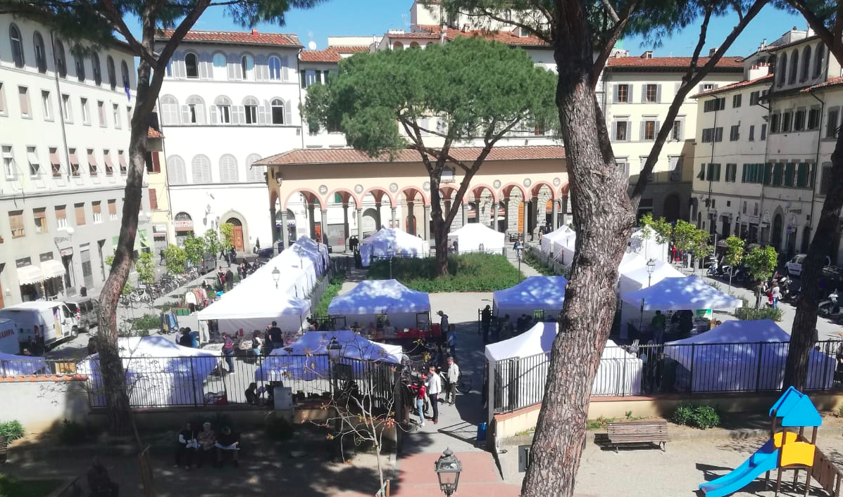 Fumetti e dischi in Piazza dei Ciompi 